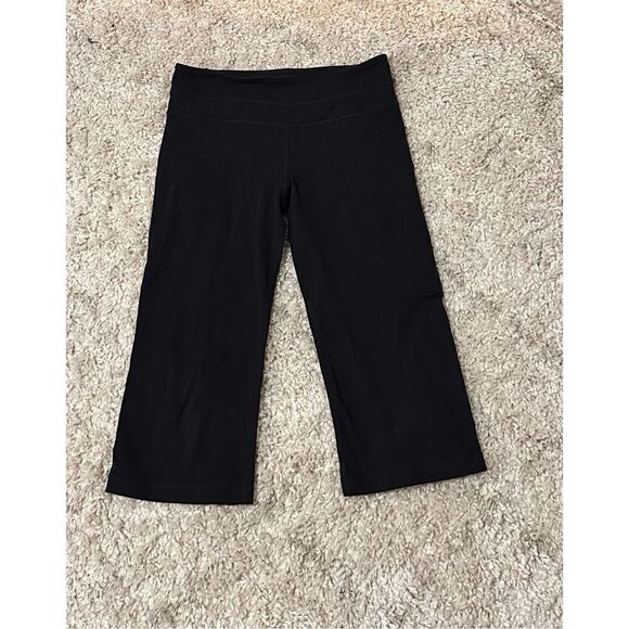 Nice women Lululemon crop capri 1/2 knee wide leg GOOD CONDITION SIZE 6 - Picture 1 of 3